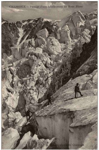 Chamonix - Passage d une echelle route du Mont blanc