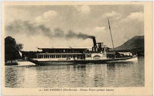 Lac d Annecy - Bateau France quittant Annecy
