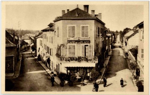 Morestel - La Place Route de Lyon