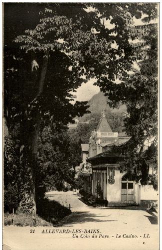 Allevard les Bains - un Coin du Parc
