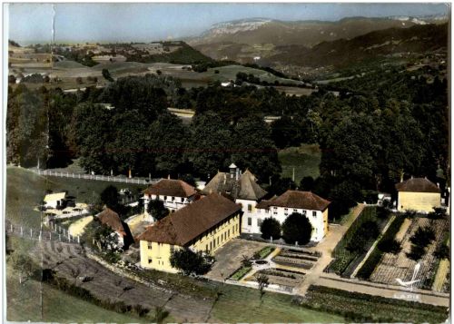 Saint Geoire en Valdaine - L Hospital et Montagnes de Savoie