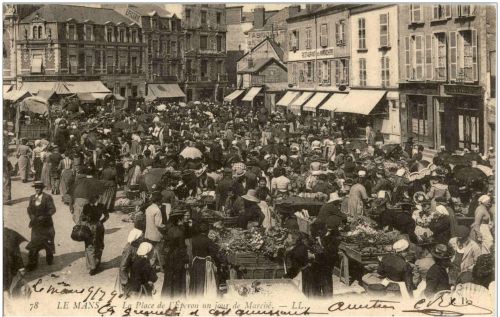 Le Mans - La Place l Epron un jour de Marche