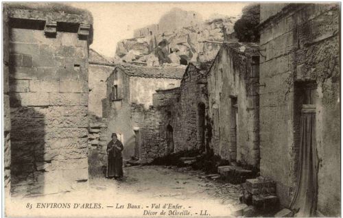 Environs d Arles - Les Baux