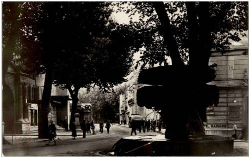 Salon Place Crousillat