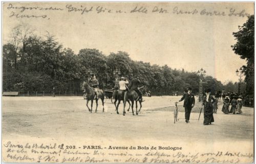 Paris - Avenue du Bois de Boulogne