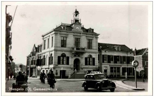 Hengelo - Gemeentehuis