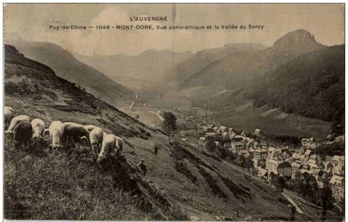 Mont Dore - Vue panoramique et la Vallee du Sancy