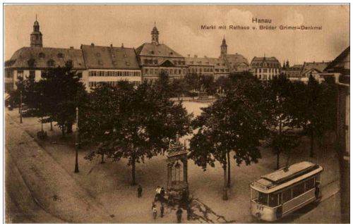 Hanua - Markt mit Rathaus