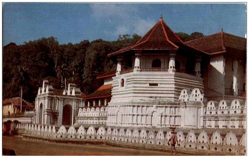 Kandy - Temple of the Holy Tooth