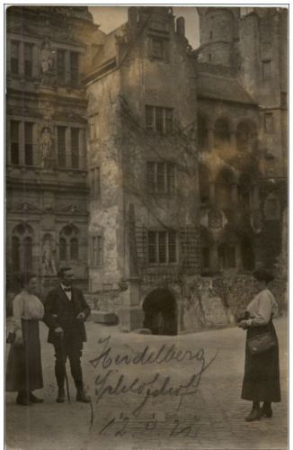 Heidelberg Schlosshof