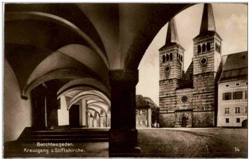 Berchtesgaden - Kreuzgang und Stiftskirche