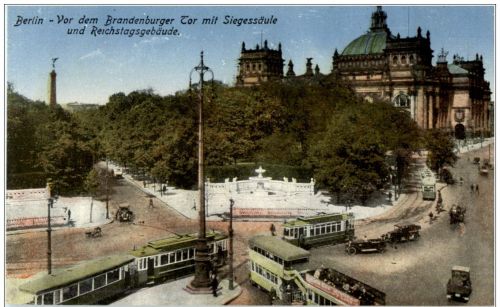 Berlin - Vor dem Brandenburger Tor