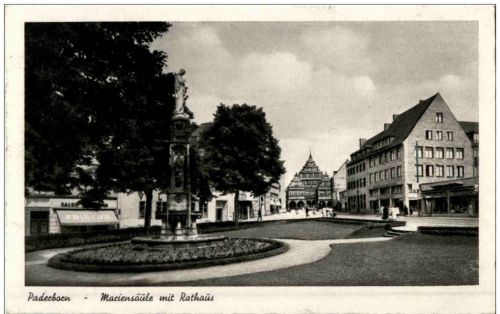 Paderborn - MAriensäule mit Rathaus