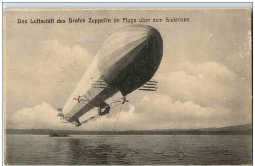 Zeppelin Luftschiff - im Fluge über dem Bodensee