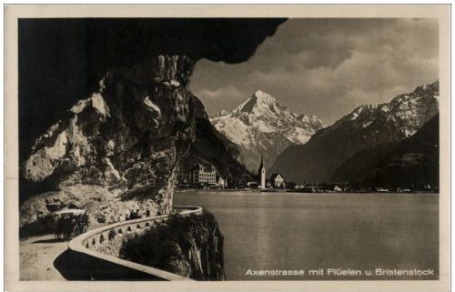 Axenstrasse mit Flüelen
