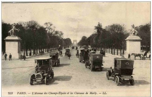 Paris - L Avenue des Champs Elysees