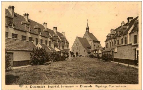 Dixmude - Beguinage Cour interieure