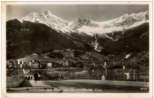 Innsbruck - Innbrücke mit Blick auf die Nordkette