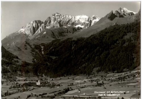 Obermauer mit Eichamgruppe