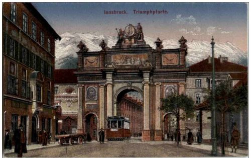 Innsbruck - Triumphpforte mit Strassenbahn