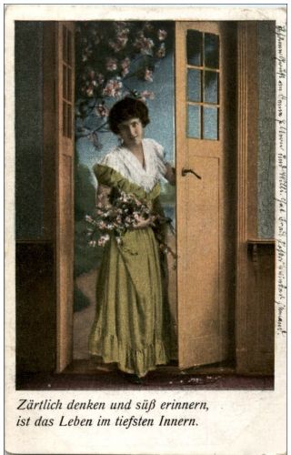 Frau mit Blumenstrauss