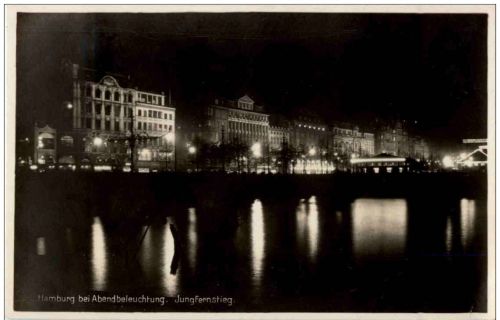 Hamburg - bei Abendbeleuchtung