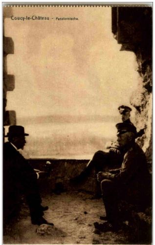 Coucy le Chateau - Fenstertische - Soldaten