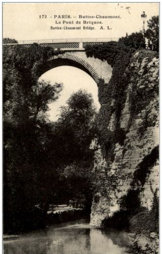 Paris - Buttes Chaumont - Le Pont de Briques