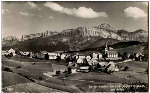 Schwellbrunn mit Säntis
