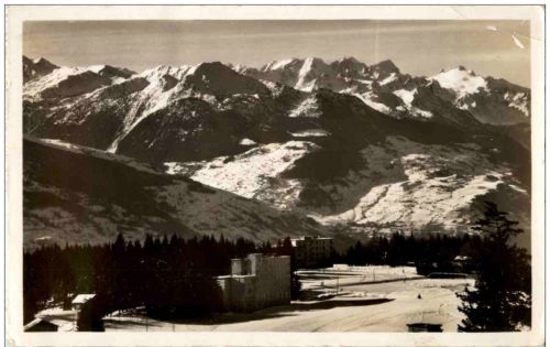 Vue sur Crans et le Mont Blanc