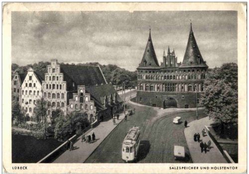 Lübeck - Salzspeicher und Holstentor