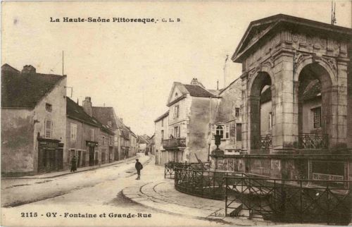 GY - Fontaine et Grande Rue