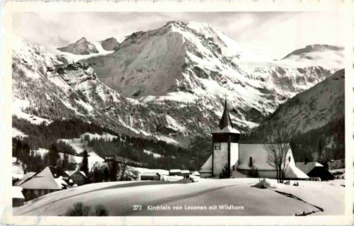 Kirche von Lauenen mit Wildhorn