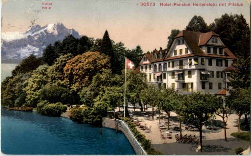 Hotel HErtenstein mit Pilatus