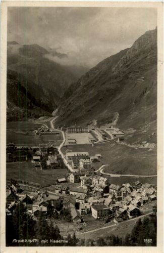 Andermatt mit Kaserne