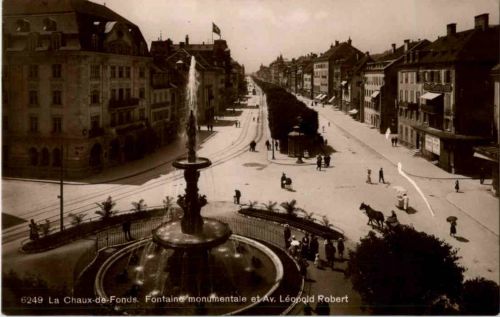 La Chaux de Fonds - Fontains monumentale et Av Leopold Robert