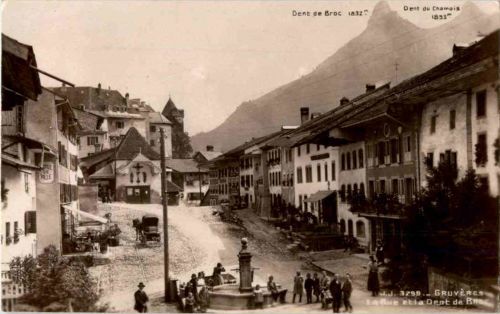 Gruyeres - La Rue et la Dent de Broc