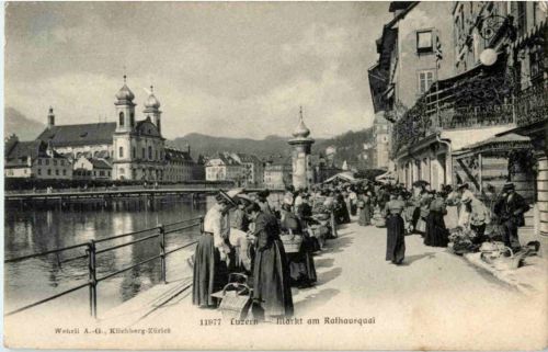 Luzern - Markt am Rathausquai