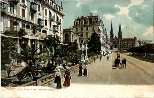 Luzern - vor dem Hotel Schweizerhof