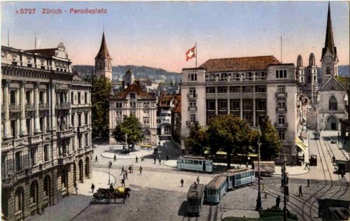 Zürich - Paradeplatz mit Tram