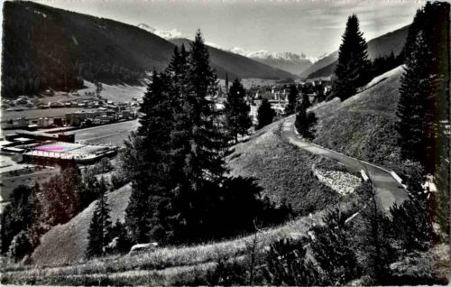 Davos Höhenweg mit Eisbahn