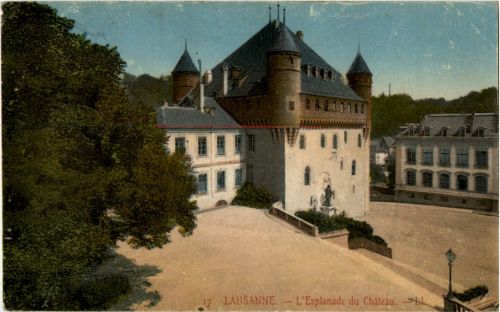 Lausanne - L Esplanade du Chateau