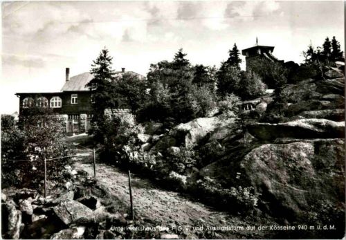 Unterkunftshaus und Aussichtsturm auf der Kösseine
