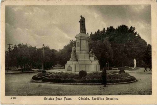 Cordoba - Estatua Dean Funes