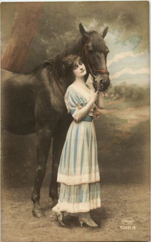 Frau mit Pferd