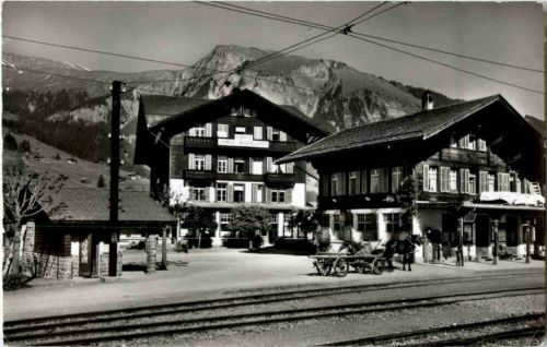 Lenk - Hotel Wildstrubel und Bahnhof