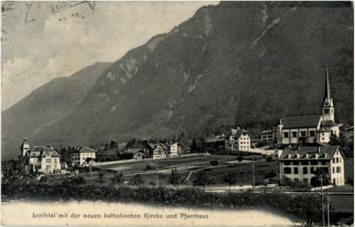 Linthal mit der neuen katholischen Kirche