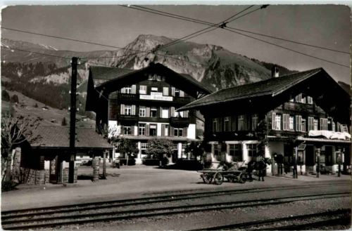 Lenk - Hotel Wildstrubel und Bahnhof