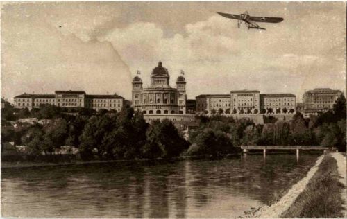 Bern - Parlametsgebäude mit Flugzeug