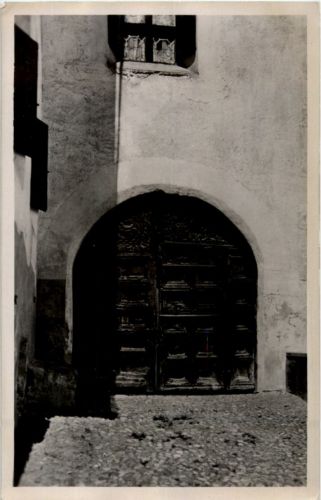 Alte Holztüre in Zuoz